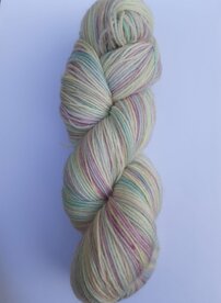 Handgeverfde sokkenwol pastel