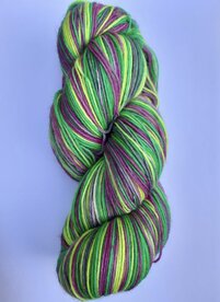 Handgeverfde sokkenwol fluor